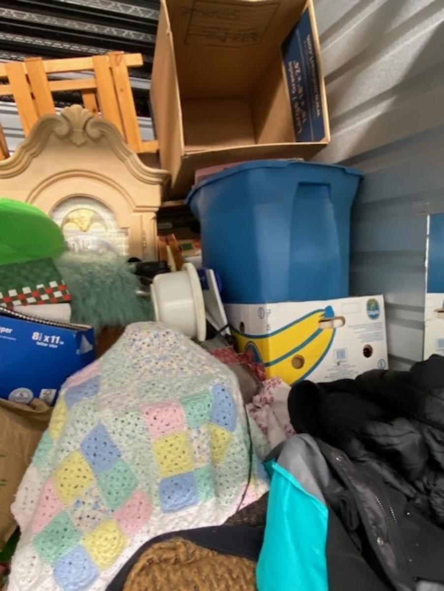 Storage Unit Auction 375886 North Hampton, NH