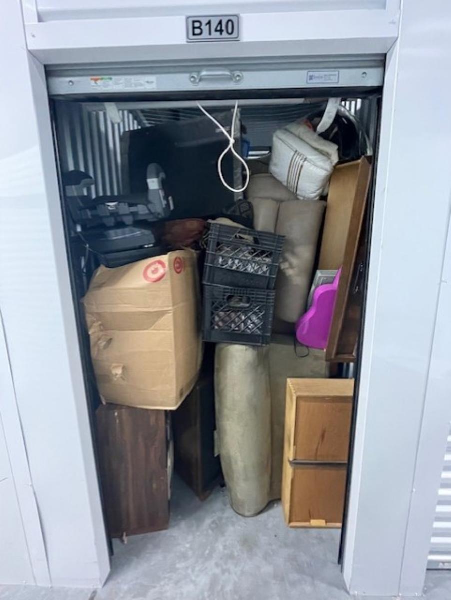 Live Online Storage Auctions in Select... Self Storage Auction
