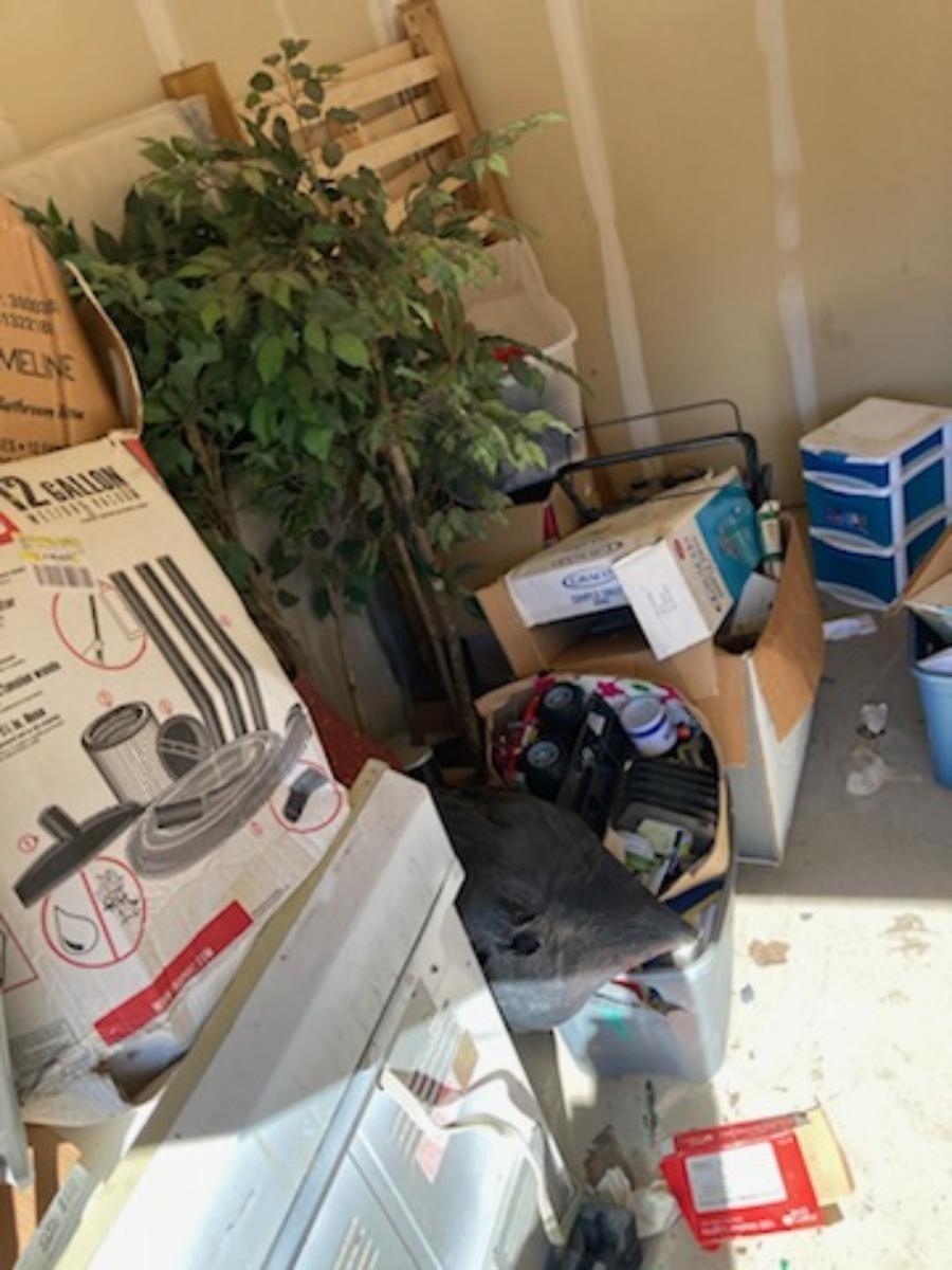 Storage Unit Auction 383823 Cedar Hill, TX