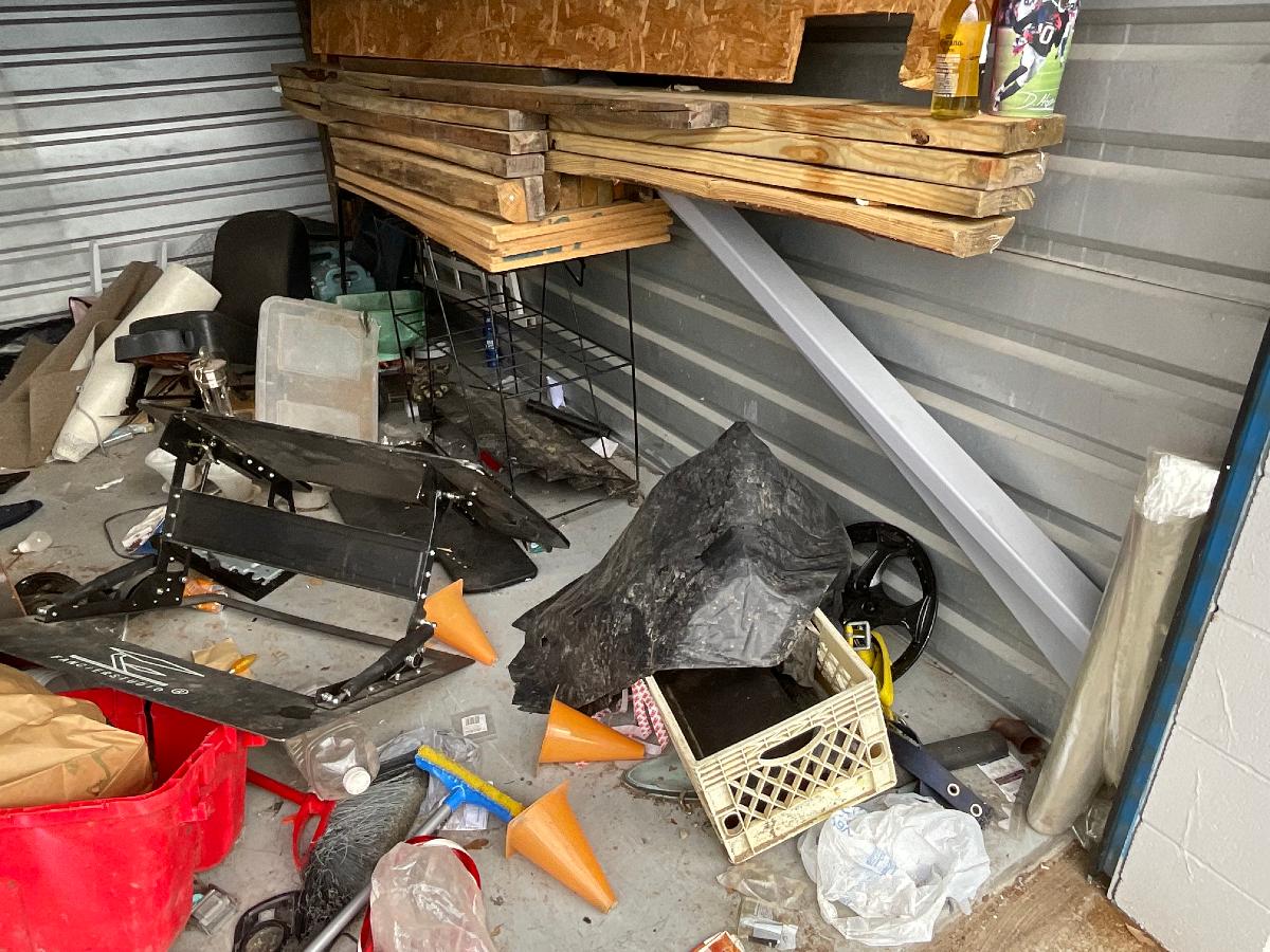 Live Online Storage Auctions in Select... Self Storage Auction