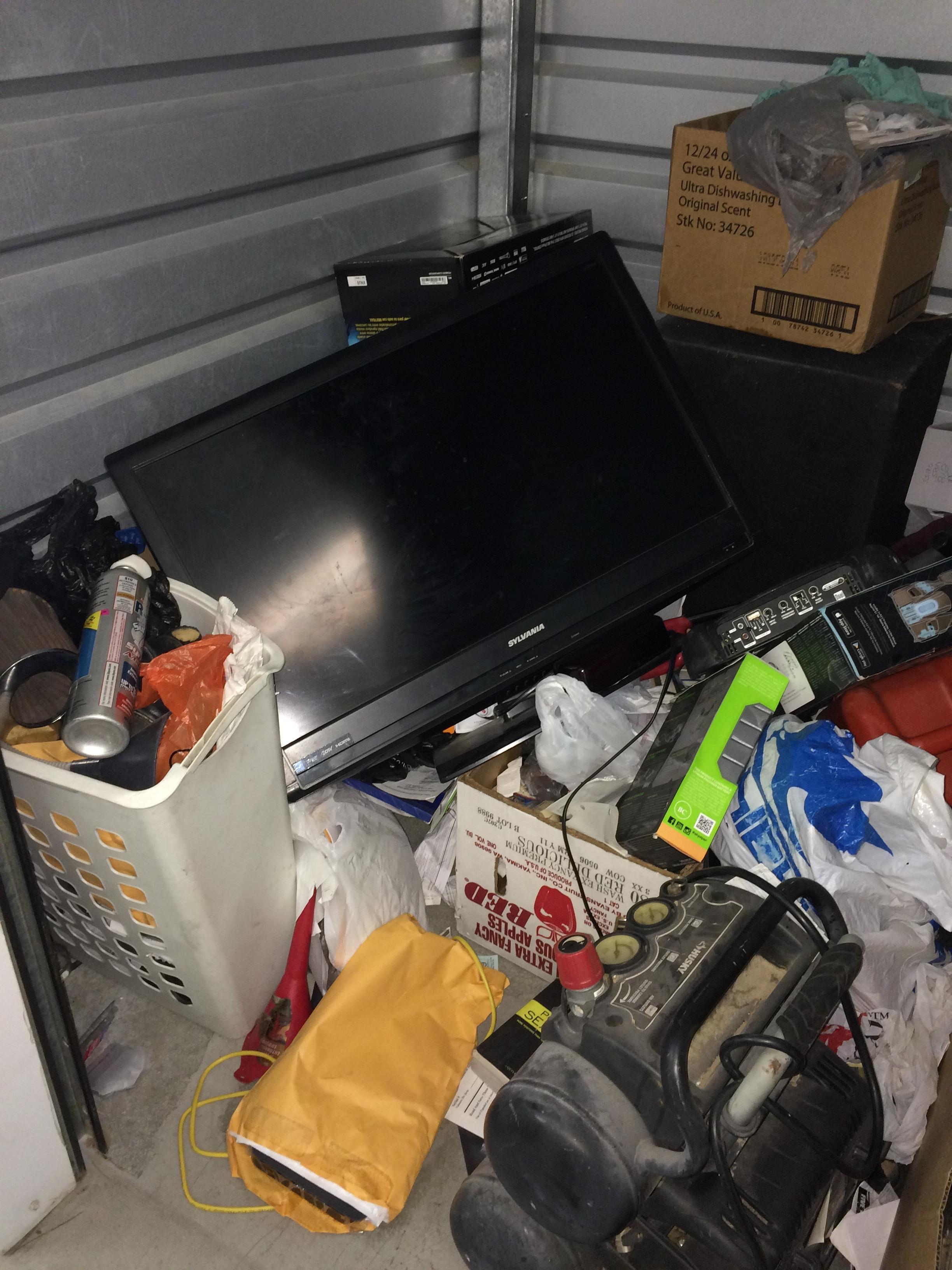 Yakima Storage Unit Auctions Dandk Organizer