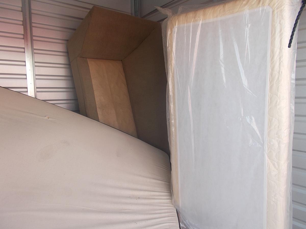  Self Storage Auction #63194 - Image 2 bedding,boxes,furniture,mattress