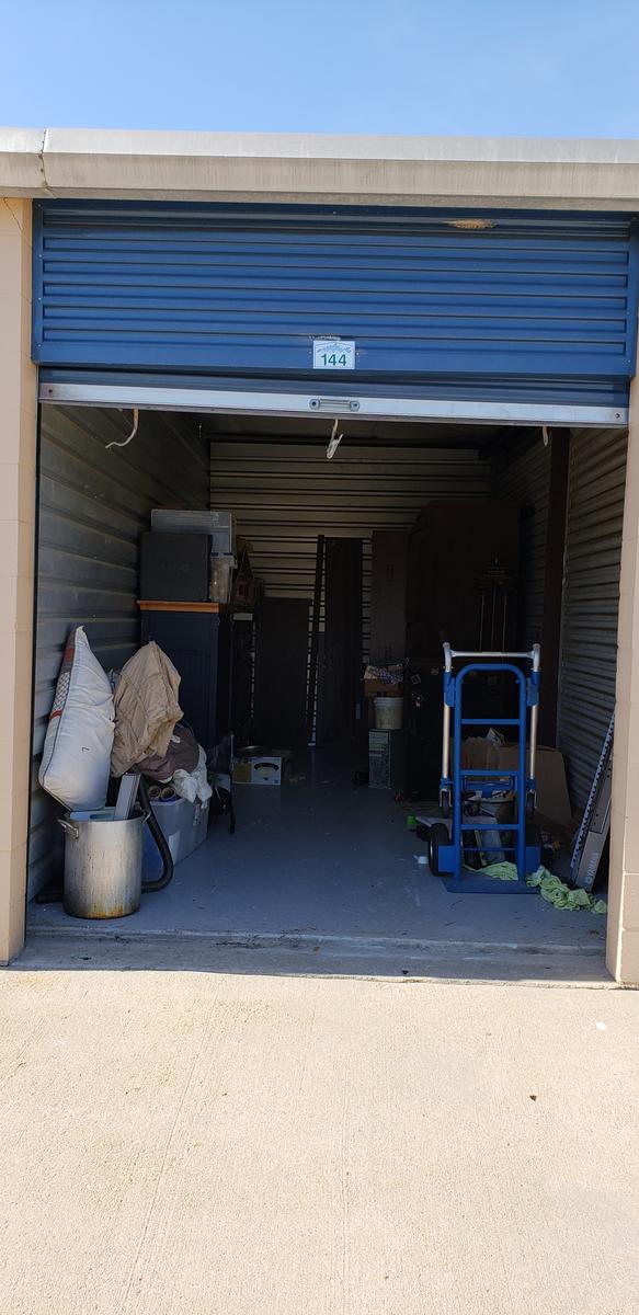 Storage Unit Auction 65205 Houston Tx Selfstorageauction Com Amazing Spaces West Houston Tx Images