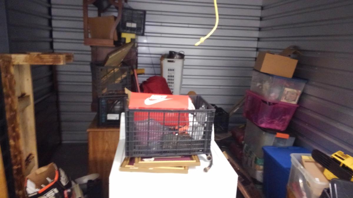 Storage Unit Auction Indianapolis Dandk Organizer