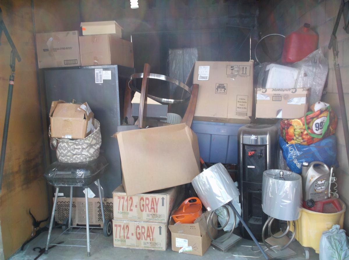 Storage Unit Auction 89930 Upland, CA