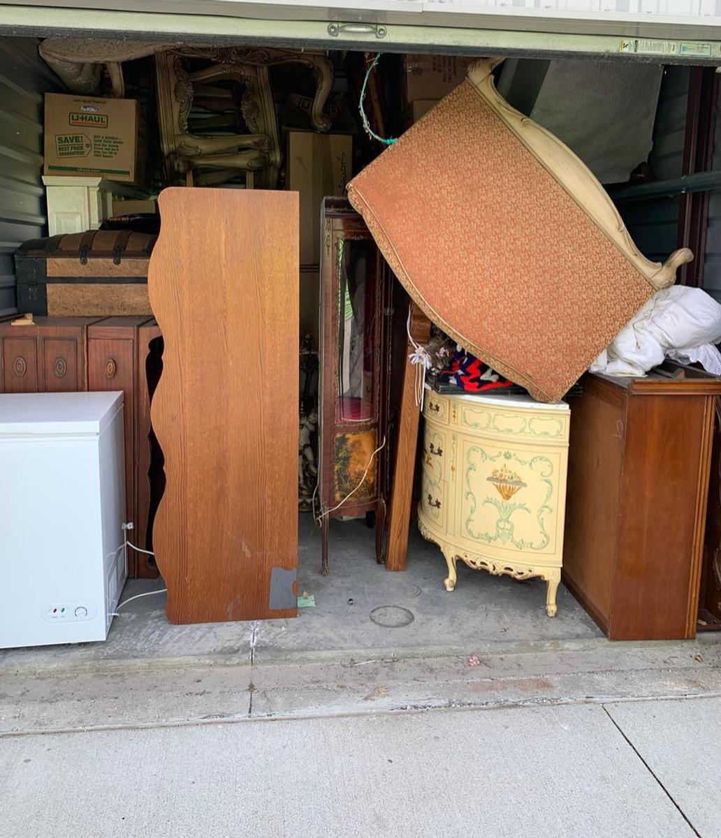 Storage Unit Auction Indianapolis Dandk Organizer